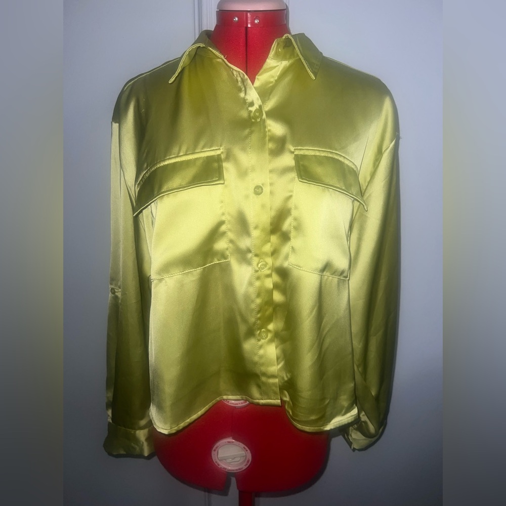 LIFE Women's Satin Button-Up Shirt cropped - Lime Green size large